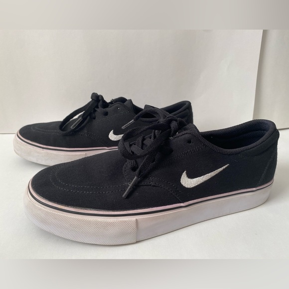 Nike SB black and white Unisex shoe - Picture 4 of 8